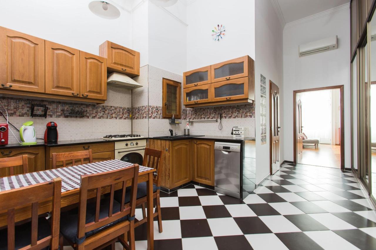 Grand Boulvard Apartment Budapest Eksteriør billede